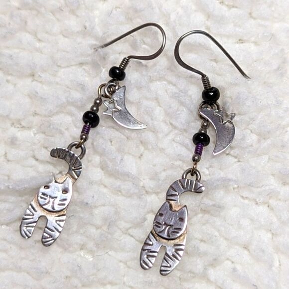 Vintage "Far-fetched" Sterling Silver Kitty Cat Dangle Earrings - Picture 2 of 8